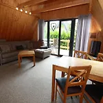 Fuer 5 Personen Mit Garten Feriehus *